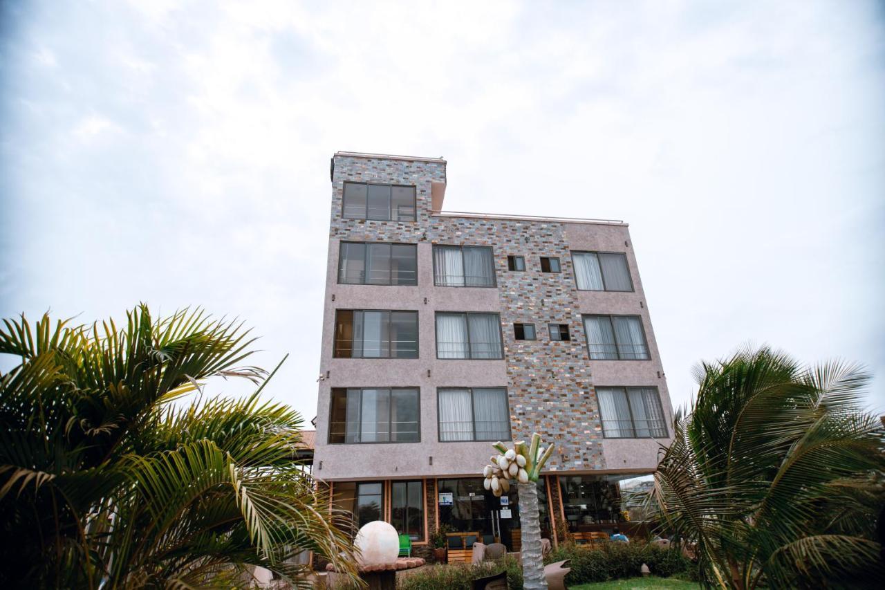 Plus 33 Hotel Nungua Esterno foto