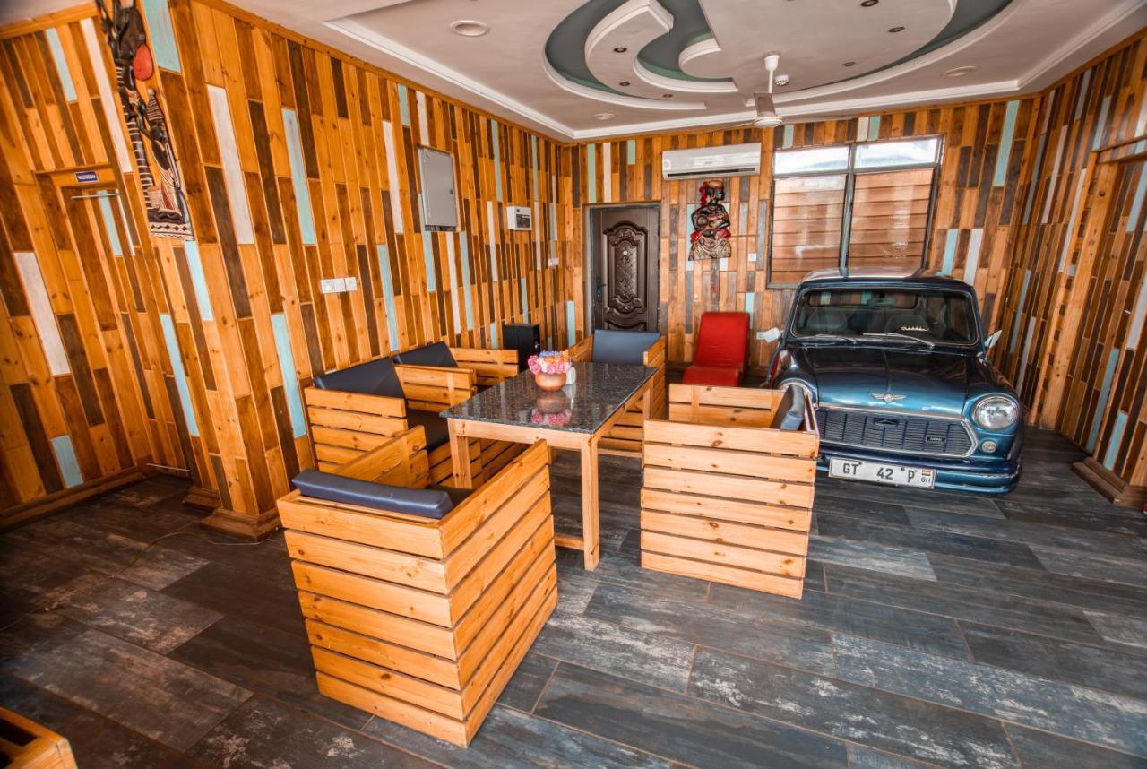 Plus 33 Hotel Nungua Esterno foto