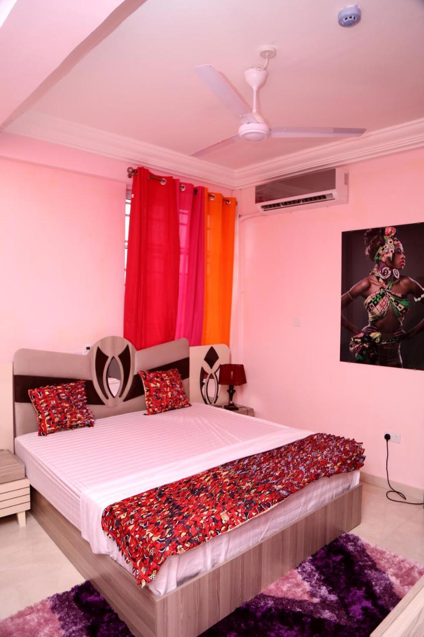 Plus 33 Hotel Nungua Esterno foto
