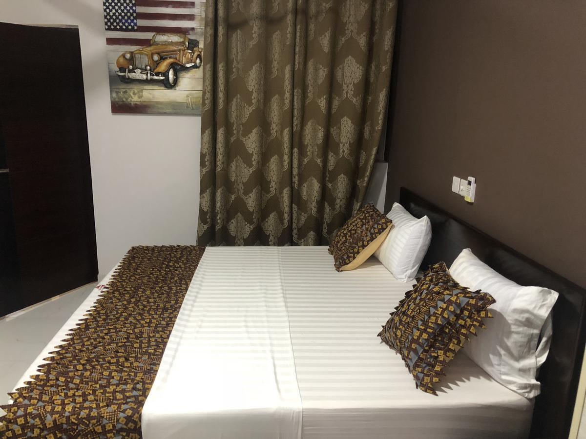 Plus 33 Hotel Nungua Esterno foto