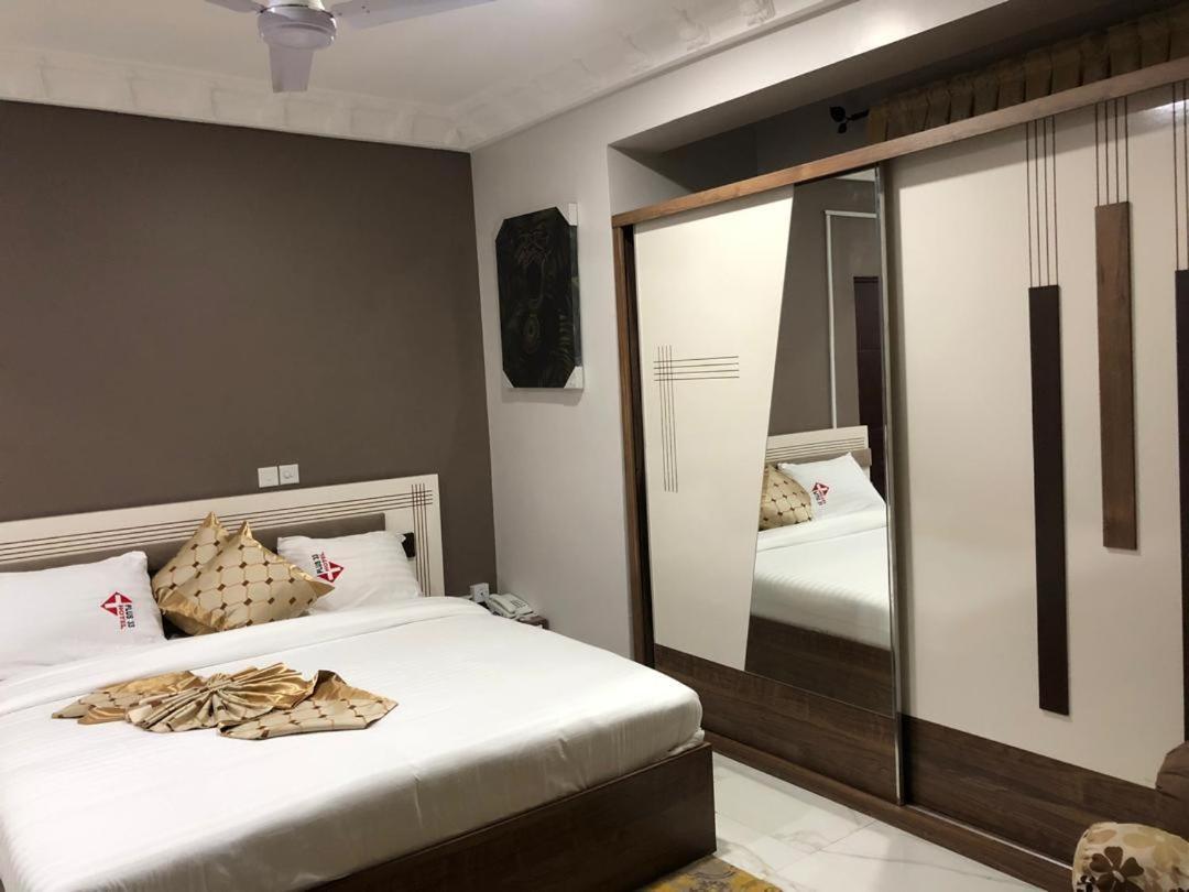Plus 33 Hotel Nungua Esterno foto