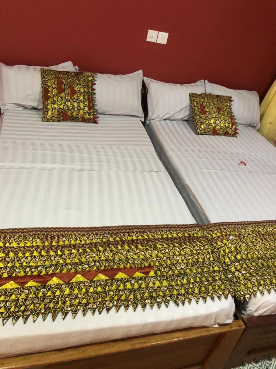 Plus 33 Hotel Nungua Esterno foto