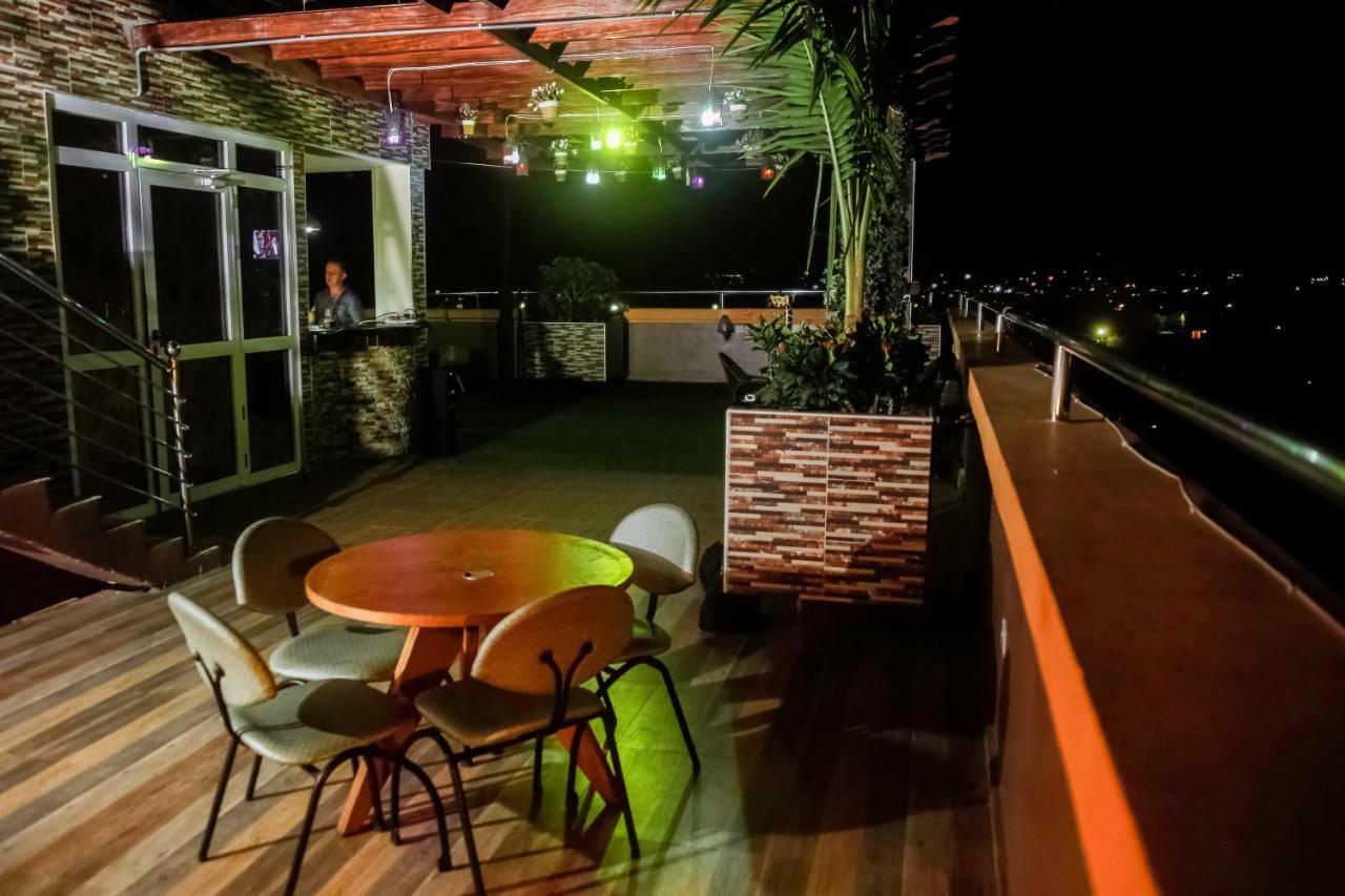 Plus 33 Hotel Nungua Esterno foto