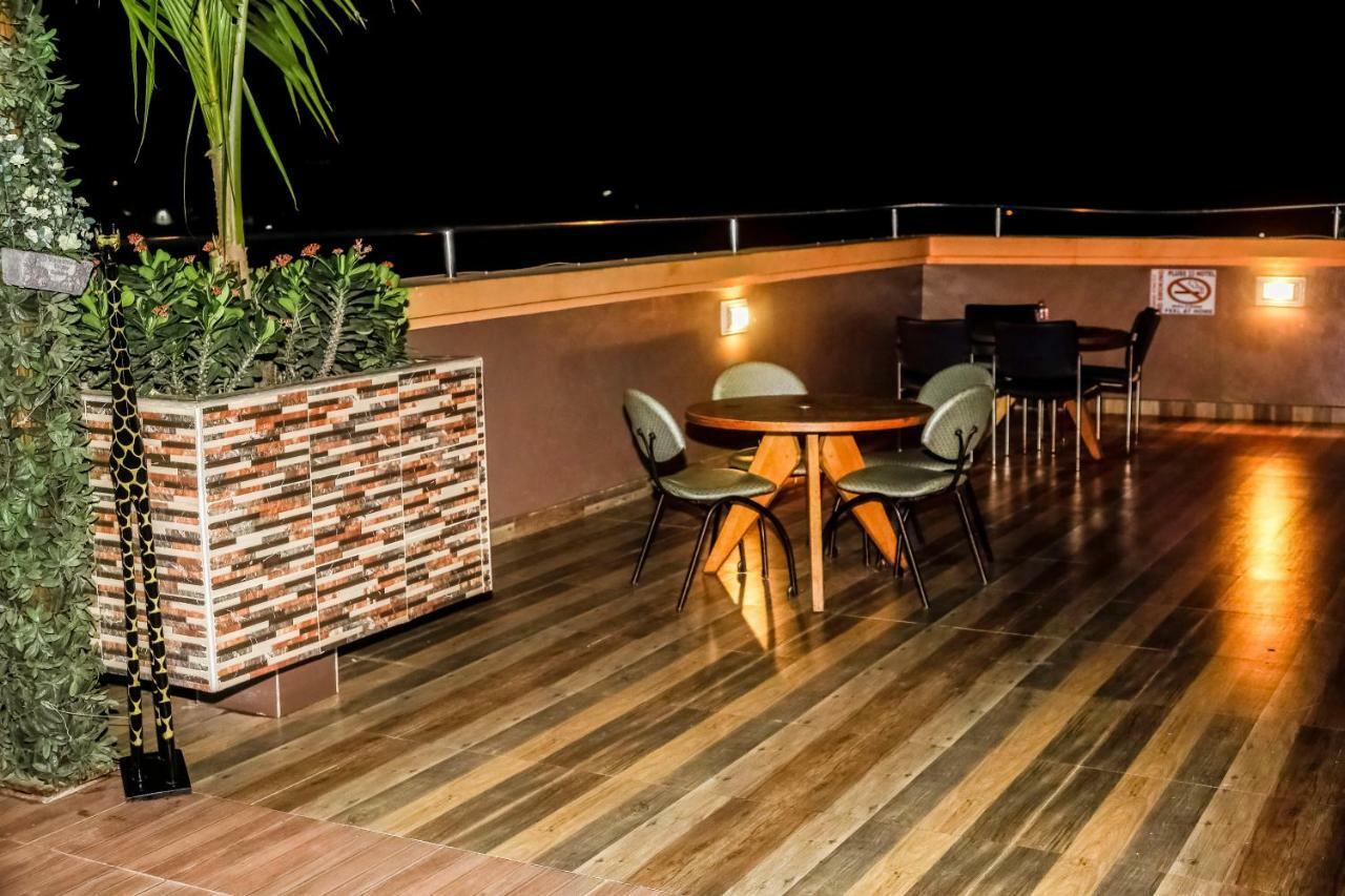 Plus 33 Hotel Nungua Esterno foto