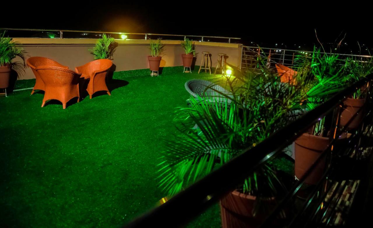 Plus 33 Hotel Nungua Esterno foto